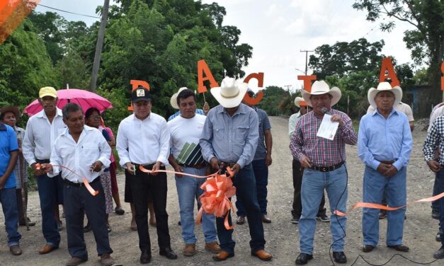 Tepetzintla: Inauguración de obra en rehabilitación de revestimiento en las calles 1,2 y 3 de la localidad de la Guásima