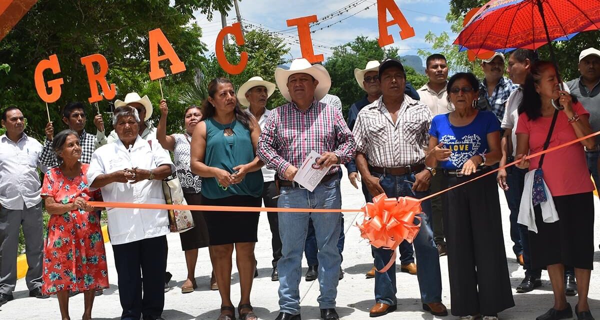 Tepetzintla: inauguración de obra “Construcción de rampa con concreto hidráulico en acceso principal de la localidad de Copaltitla”