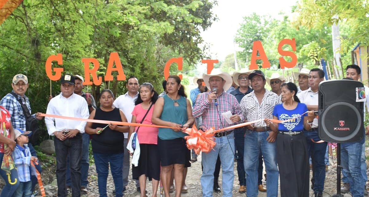 Tepetzintla: inauguración de obra “Rehabilitación de revestimiento en las calles, de la localidad de Copaltitla”
