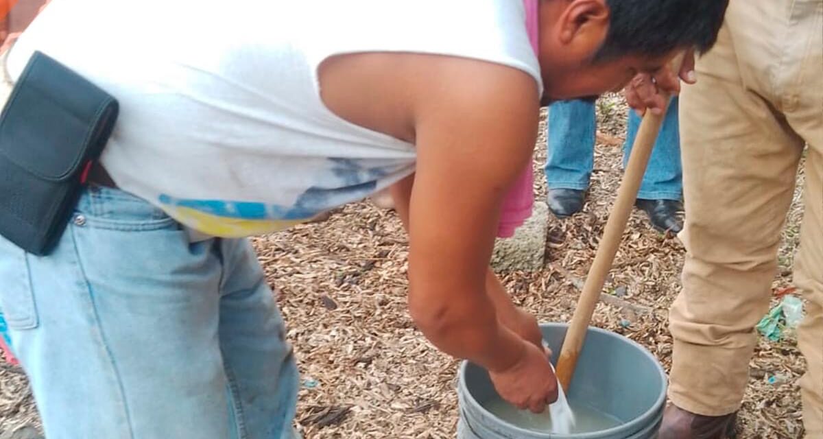 Tepetzintla: Gobierno Municipal imparte taller teórico práctico denominado “Agua Carbonatada”