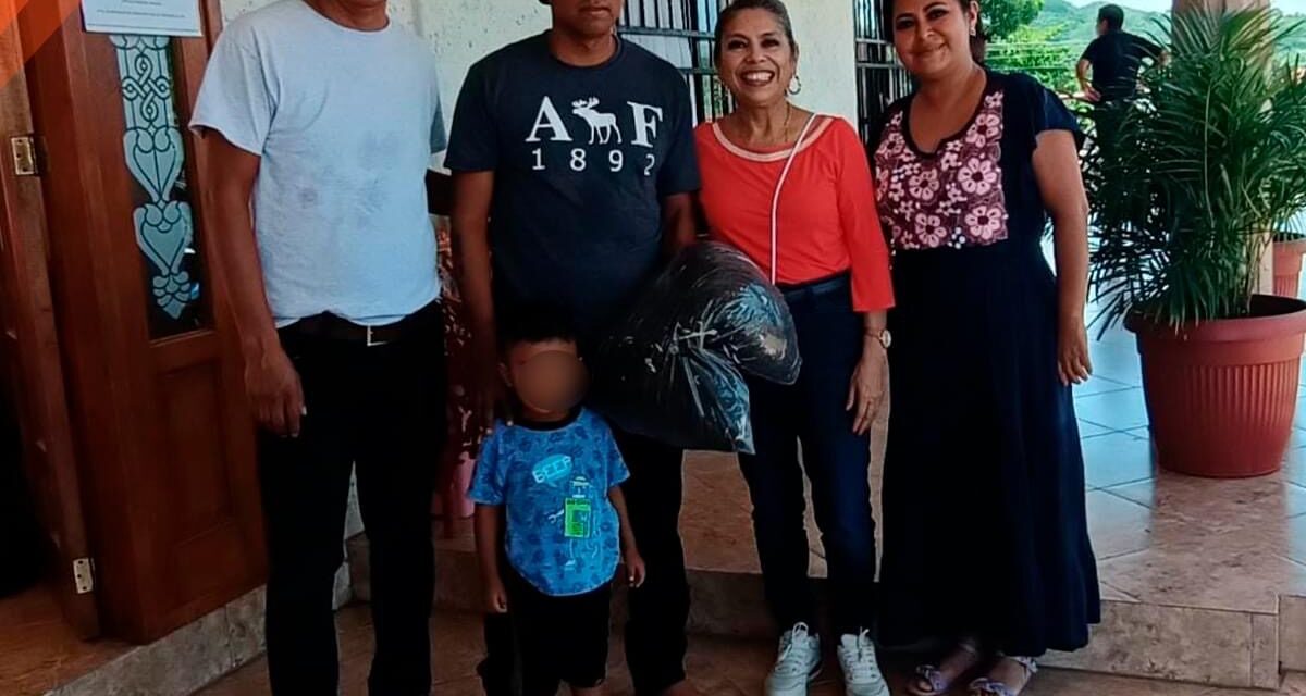 Tepetzintla: Entrega de un par de redes de futbol para la comunidad de Tierra Blanca