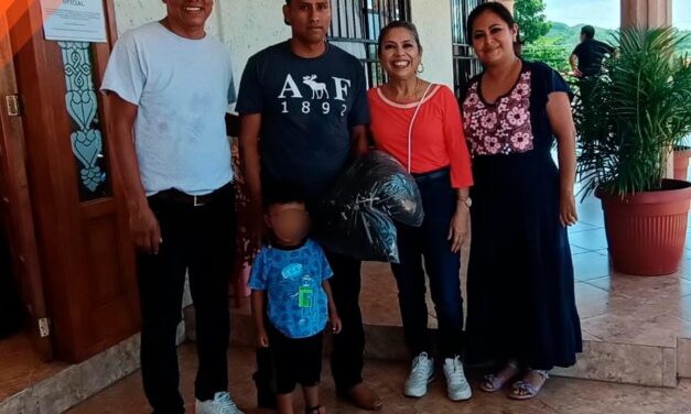 Tepetzintla: Entrega de un par de redes de futbol para la comunidad de Tierra Blanca