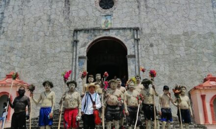 Chontla: presente en el encuentro de danzas y rituales con la danza de Los Mecos o la Bixom Nok’.