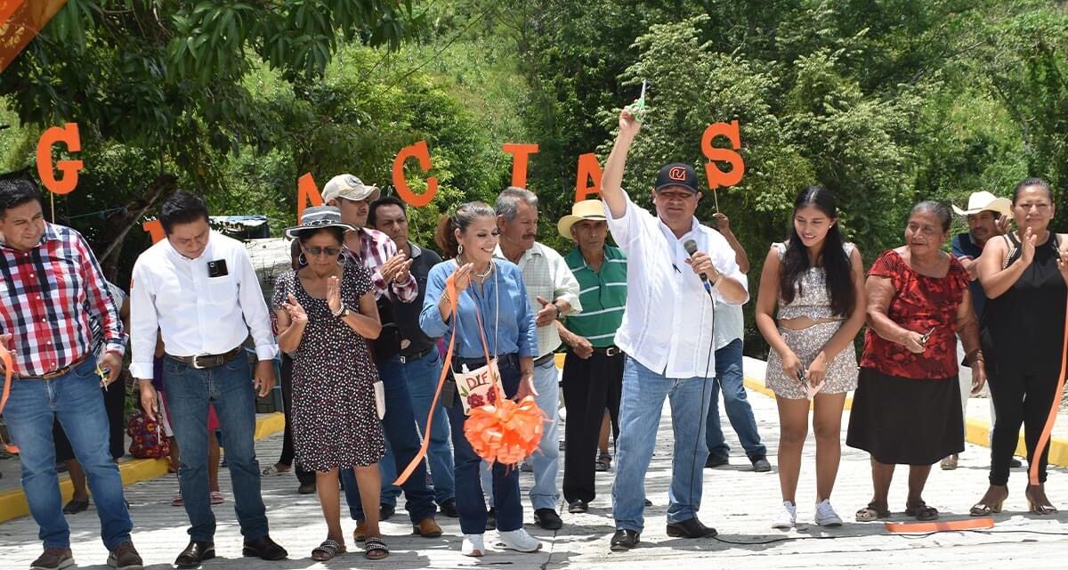 Teletzintla: “Rehabilitación de drenaje sanitario y construcción de pavimentación con concreto hidráulico en la calle Ruiz Cortines entre calle Adolfo López Mateo de la cabecera Municipal”