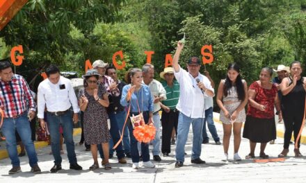 Teletzintla: “Rehabilitación de drenaje sanitario y construcción de pavimentación con concreto hidráulico en la calle Ruiz Cortines entre calle Adolfo López Mateo de la cabecera Municipal”