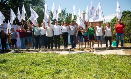 Chontla: inicio de construcción de la plaza cívica de la Escuela Primaria “Benito Fentanes”