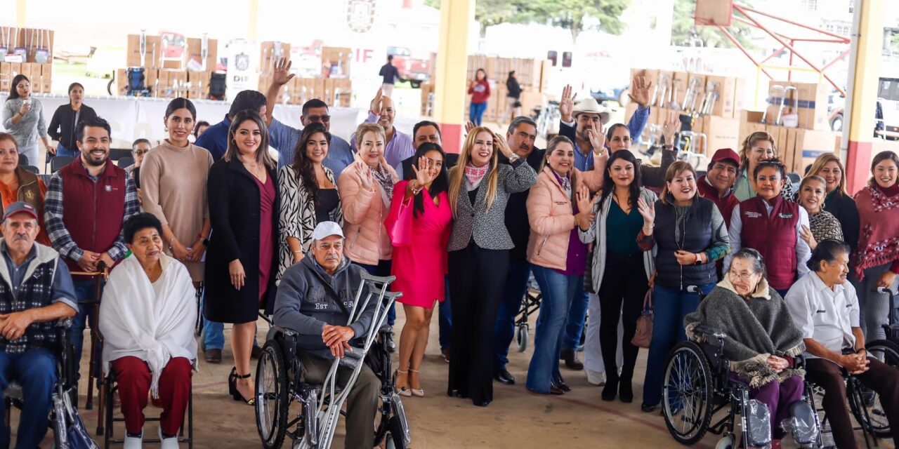 Chontla: Entrega DIF Estatal aparatos funcionales para movilidad en Huayacocotla; beneficiando a población chontleca