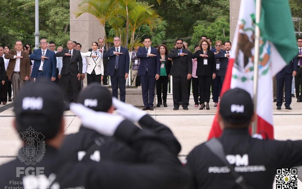 La Fiscal General encabeza Ceremonia de Honores a la Bandera