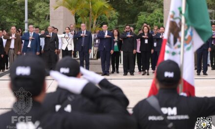 La Fiscal General encabeza Ceremonia de Honores a la Bandera