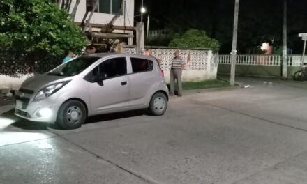 Motocicleta y Chevrolet Spark Chocan en Álamo, Veracruz