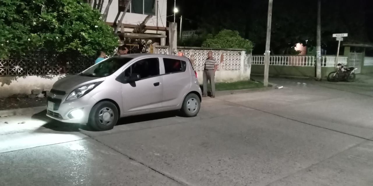Motocicleta y Chevrolet Spark Chocan en Álamo, Veracruz