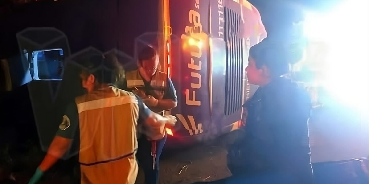 Accidente Fatal en Álamo: Autobús Volcado Deja Víctimas