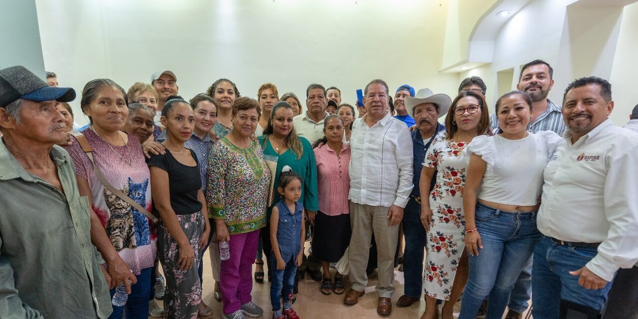 Tuxpan: Rinden protesta los comisarios municipales de los caseríos Nicolás Bravo Km 10 y El Sacrificio