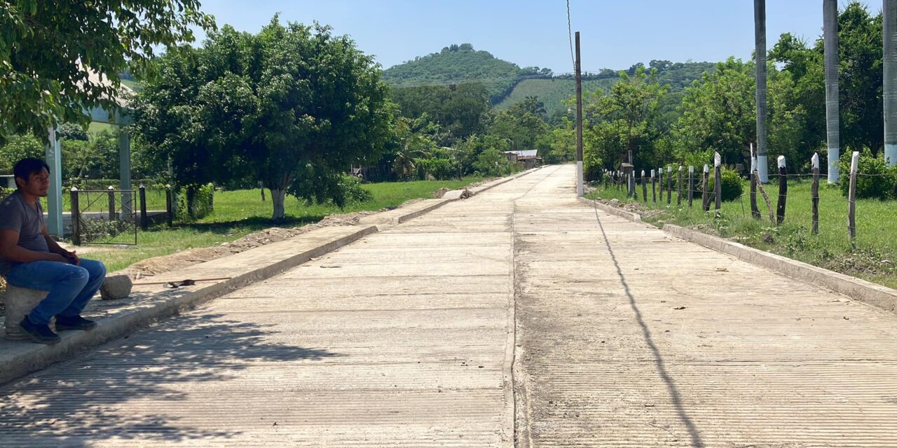IXHUATLAN DE MADERO: ALCALDÍA TRABAJANDO