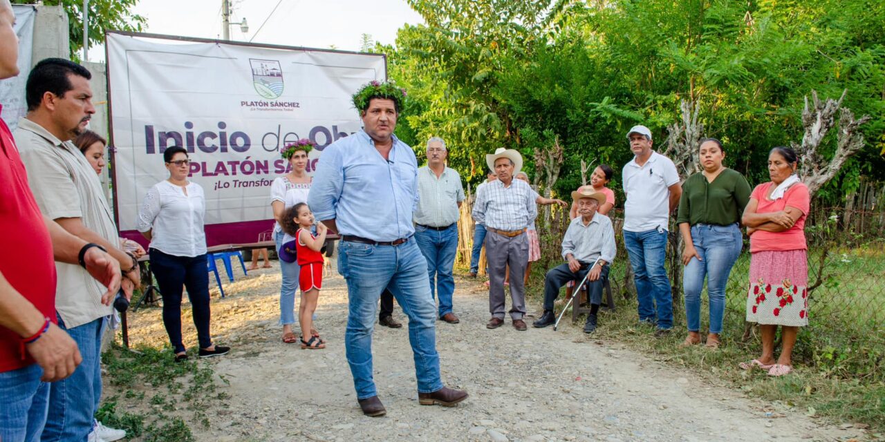 Platón Sánchez: Inicio de Obra de Pavimento Hidráulico en el Callejón Ejidal de la Colonia CUES 2
