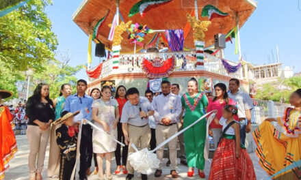 Tantoyuca: Con acto cívico inician actividades por el mes patrio