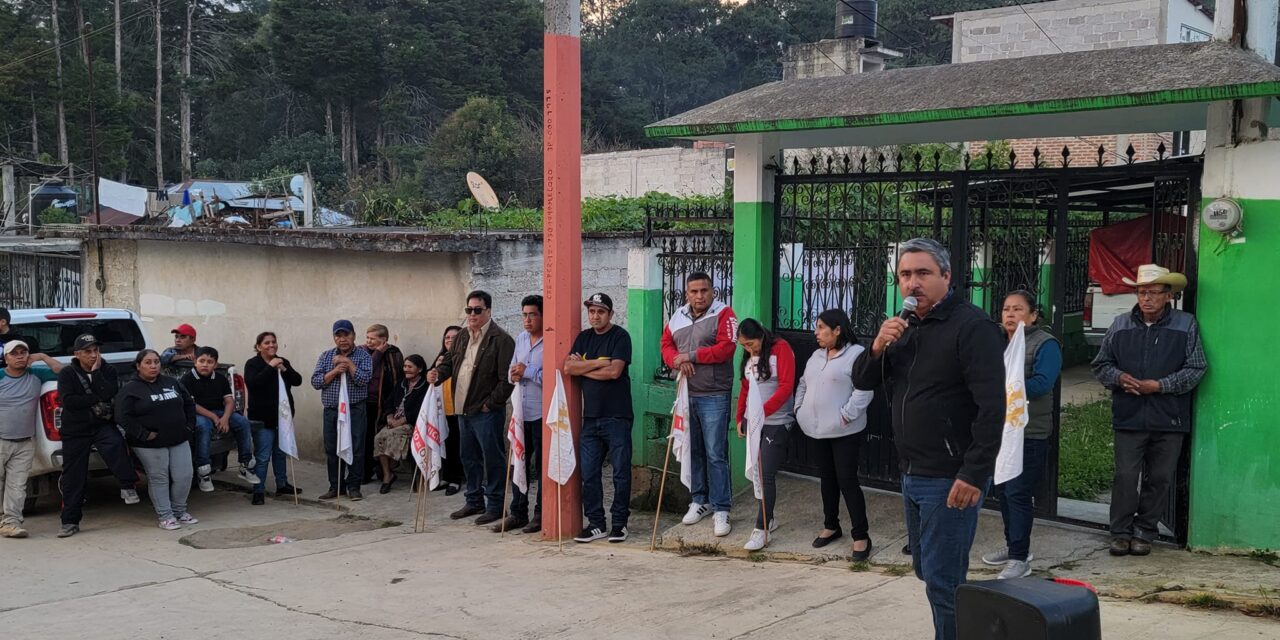 Huayacocotla: «Construcción de pavimentación con concreto hidráulico 3ra. Cerrada Altamirano»
