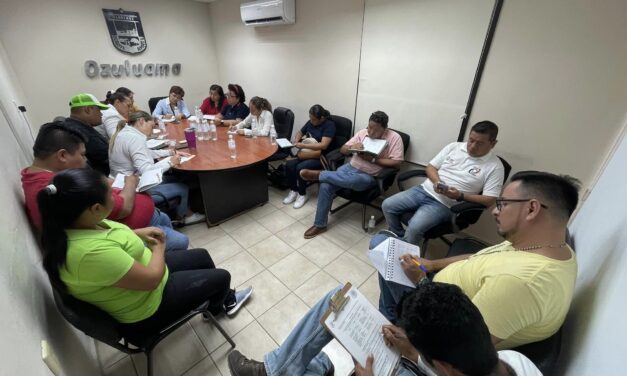 Reunión de Coordinación para la Fiesta Mexicana y Desfile Escolar en Ozuluama