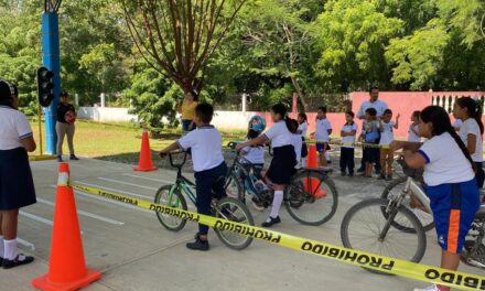Álamo: Inicio del Curso Práctico de Educación Vial en la Escuela Primaria Sor Juana Inés de la Cruz en Raya Oscura