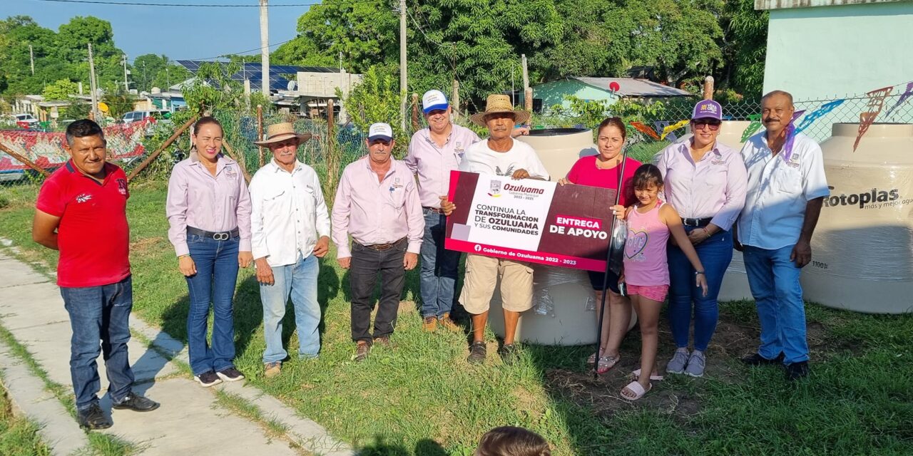 Ozuluama: Entrega de Tanque Rotoplas para el Módulo de Baño en Campo Deportivo de San Gregorio
