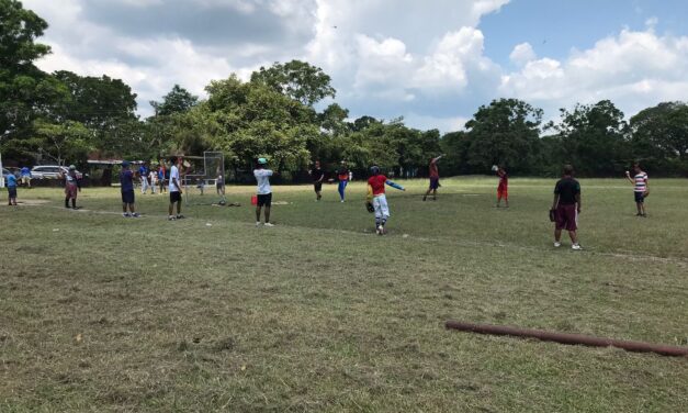 Ozuluama: Gran éxito la clínica de béisbol en San Gregorio
