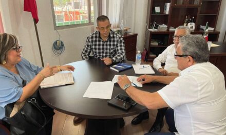 Cerro Azul: Firma de Convenio entre el CBTIS No 30 y el H. Ayuntamiento para el Servicio Social de Estudiantes