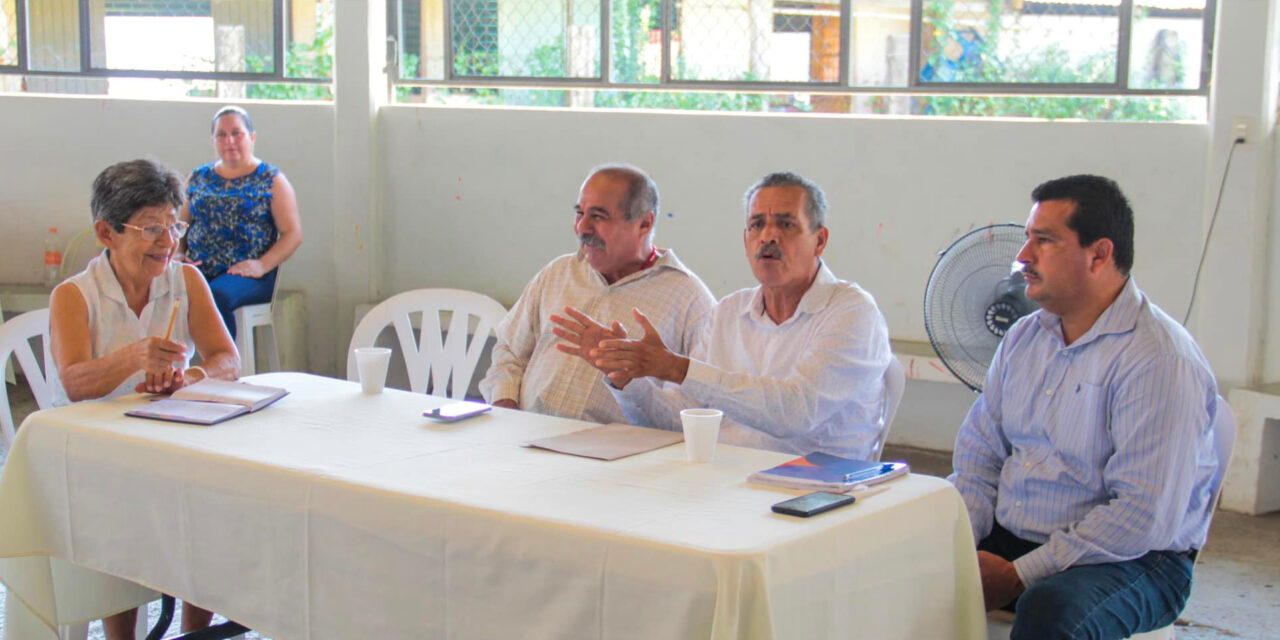Platón Sánchez: Reunión con Directores de Instituciones Educativas para Promover Proyecto de Bienestar Social