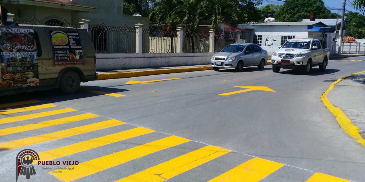 Inauguración de nuevo semáforo en la calle Abasolo en Pueblo Viejo
