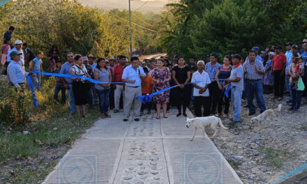 Tantoyuca: Una prioridad el arreglo de caminos rurales al hacer entrega de más obras en comunidades