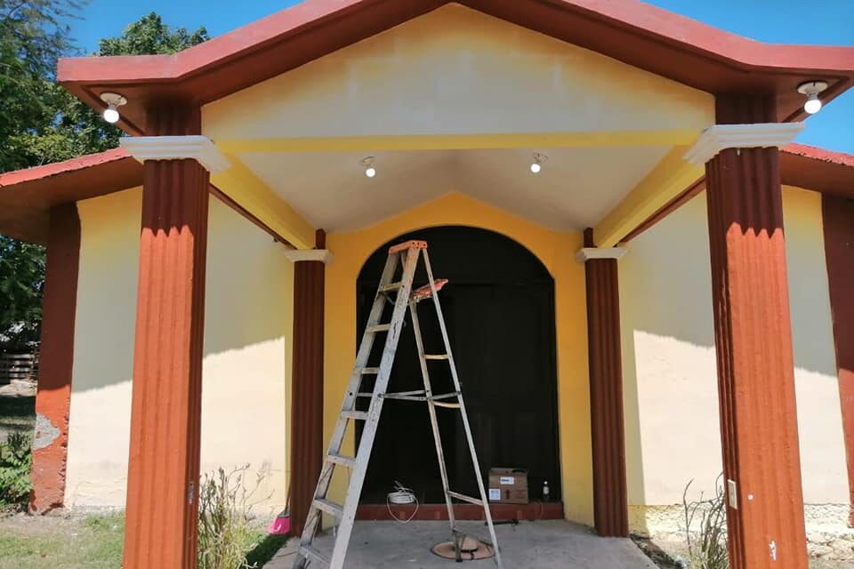 Ozuluama: Mantenimiento de la Capilla y Reparación de Luminarias en Alto de Moralito