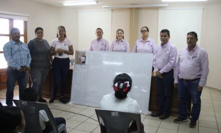 Entrega de Pintarrones a Instituciones Educativas en Ozuluama