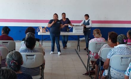 Reunión con Adultos Mayores en Casa de Cultura de Citlaltépetl