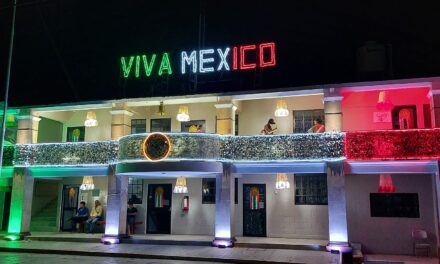 El Palacio Municipal de Citlaltépetl se Engalana en el Mes Patrio