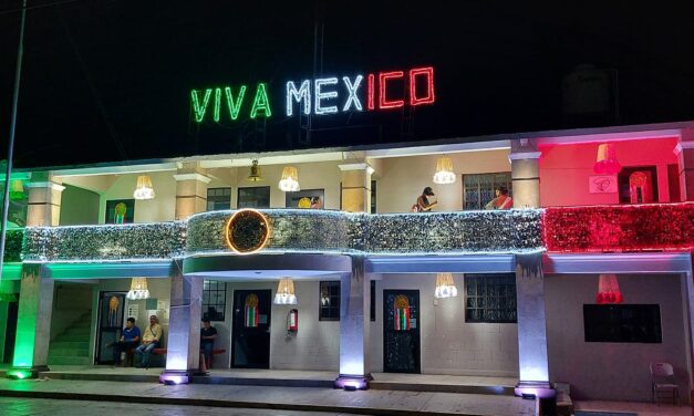 El Palacio Municipal de Citlaltépetl se Engalana en el Mes Patrio