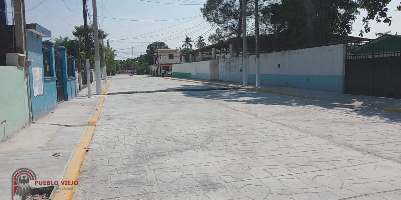 Pueblo Viejo: Entrega de calle pavimentada Pino Suárez en la Colonia California