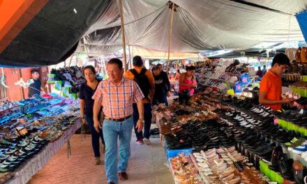 Tepetzintla: Presidente visita comerciantes