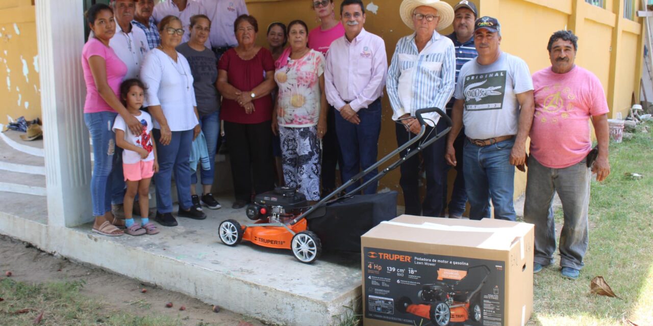 Ozuluama: Entrega de Podadora de Motor a Gasolina a la Capilla de Colonia Moreno