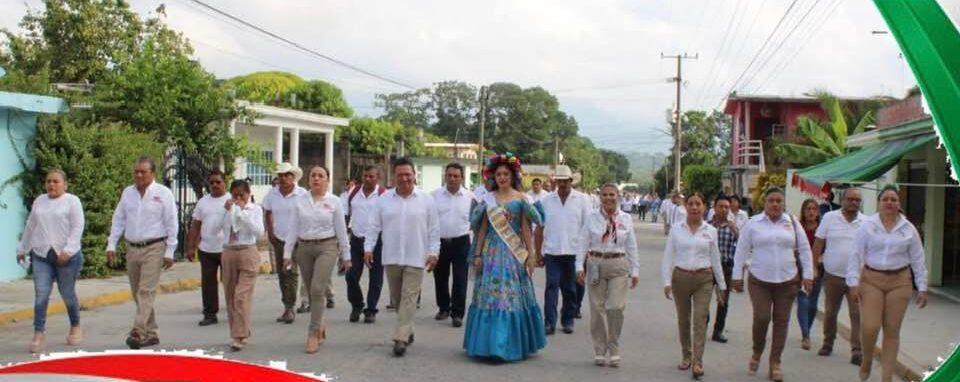 Tepetzintla: Desfile Cívico en el marco del 213 Aniversario de nuestra Independencia