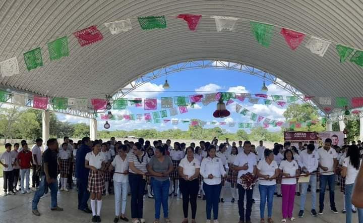 GABRIEL MORELOS FRANCISCO ENTREGA REHABILITACIÓN DE DOMO EN EL TELEBACHILLERATO DE CHINAMPA