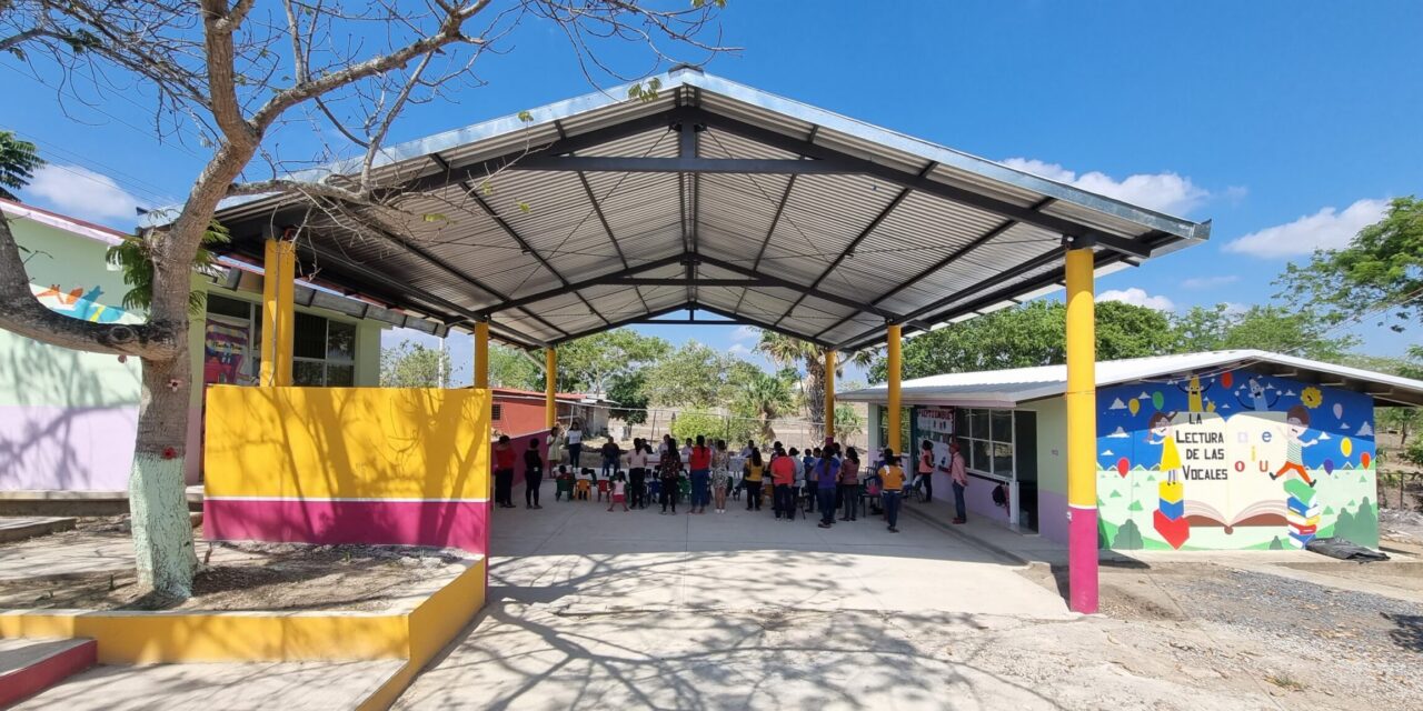 Ozuluama: Inauguración de la Galera de Usos Múltiples en el Jardín de Niños Juan Escutia en Paso Real