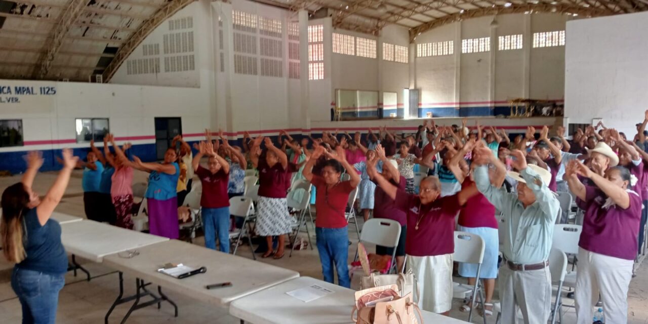 Reunión de Adultos Mayores en Citlaltépetl: Prevención de Depresión y Ansiedad