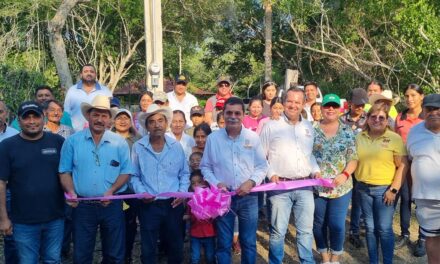 Inauguración de la Ampliación de la Red Eléctrica de Cruz Chiquita a Dos Hermanos en Ozuluama