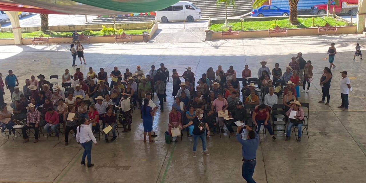 Entrega de Lentes Gratuitos y Exámenes de la Vista en Tlachichilco