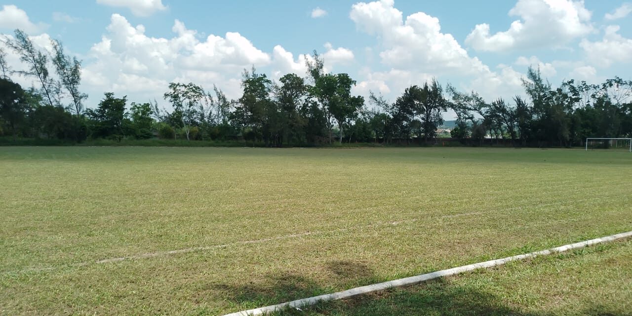 Coatzintla: Continúa con Éxito el Programa de Mantenimiento de Campos Deportivos