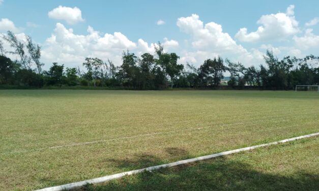 Coatzintla: Continúa con Éxito el Programa de Mantenimiento de Campos Deportivos