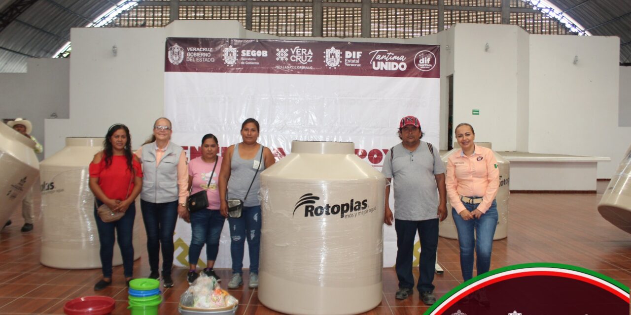 TANTIMA: ENTREGA DE TINACO Y PREMIOS PARA LOTERÍA A LA ESCUELA MIGUEL HIDALGO