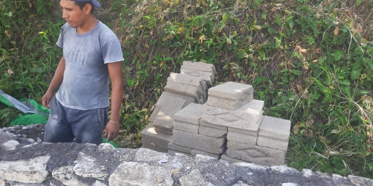 «H. Ayuntamiento de Coxquihui Brinda Apoyo a Familia en Luto tras el Fallecimiento de C. José Bonifacio Ponce»