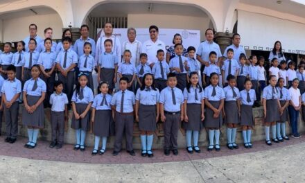 Gobierno de Tuxpan realiza primer Lunes Cívico del Mes Patrio