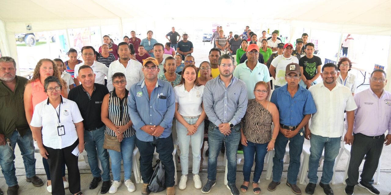 Tuxpan: Con la participación de 16 empresas inició la “Feria del Empleo en tu Comunidad”, en Laja de Colomán