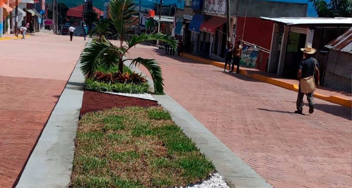 Tepetzintla: Supervisión de obra en el boulevard Morelos
